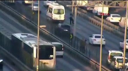 İstanbul'da çevre yolunda akıl almaz olay kamerada