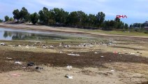 Seyhan Baraj Gölü'nde Piknikçilerin Bıraktığı Çöpler Kötü Görüntü Oluşturdu