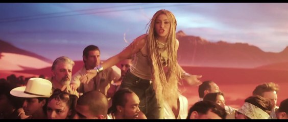 Videoclip de 'El jefe' de Shakira con Fuerza Rígida