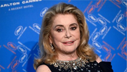 GALA VIDEO - “Un monde effarant” : pourquoi Catherine Deneuve se tient “éloignée” des réseaux sociaux