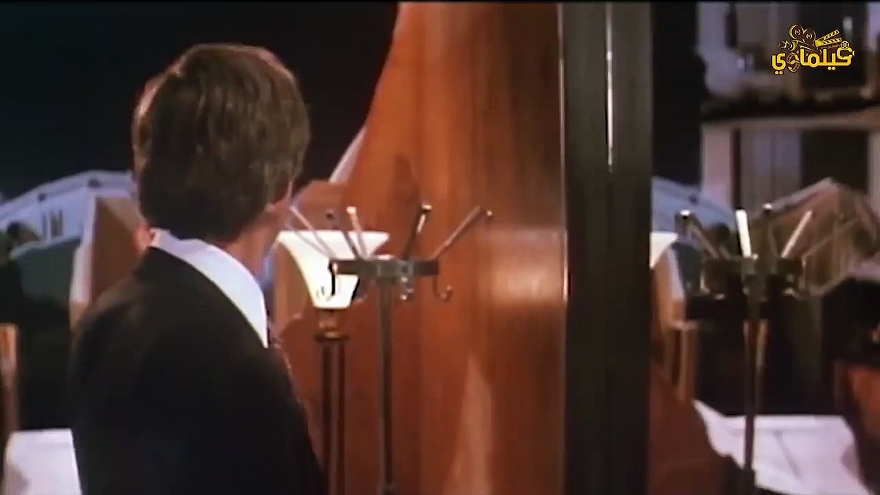 بيصحى يلاقي نفسه مختفي ومحدش بيقدر يشوفه، فبيروح بيت حبيبته عشان يعرف بتخونه ولا لا !