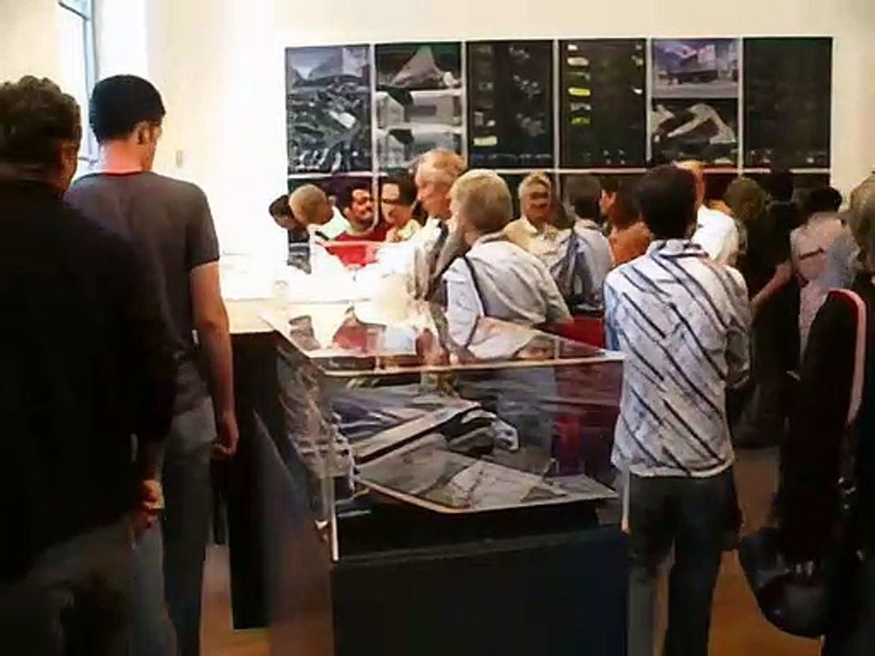 Zaha Hadid Architekturmuseum Basel / Remix (2005) (r2)