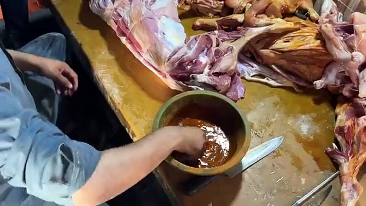 Full_Sheep_Stuffed_With_Rice_Famous_Balochi_Food_Khadi_Kabab,_Mutton_Sajji_in_Quetta_Balochistan_PAK part 2
