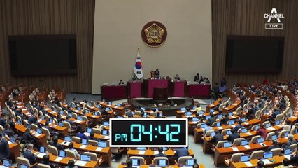 투표에서 개표까지 숨막혔던 40분…박수-침묵 교차