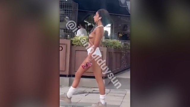 Melisa Aydınalp, daha önce giydiği ip bikini yüzünden Kadıköy’de şikayet edilmişti, bu sefer Bağdat Caddesi’nde yürürken görüldü