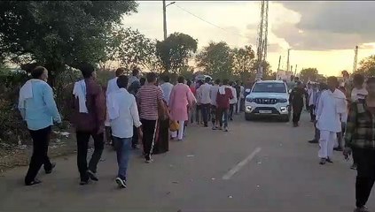 जोधपुरिया में कार्यक्रम से लौटते समय निवाई विधायक की कार के शीशे तोड़े