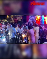 गणपती दर्शनासाठी रोहीत पवार चक्क दुचाकीवर फिरले