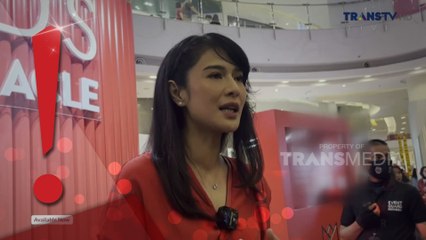 Kesibukan Dian Sastrowardoyo Saat Memberikan Kuliah