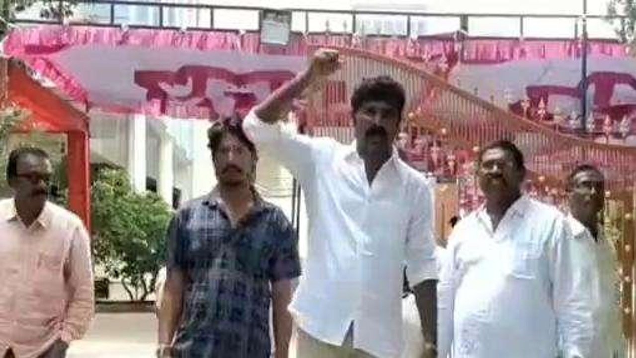 అనంతపురం జిల్లా: మంత్రి అంబటి వ్యాఖ్యలపై బాలయ్య ఫ్యాన్స్ ఆగ్రహం