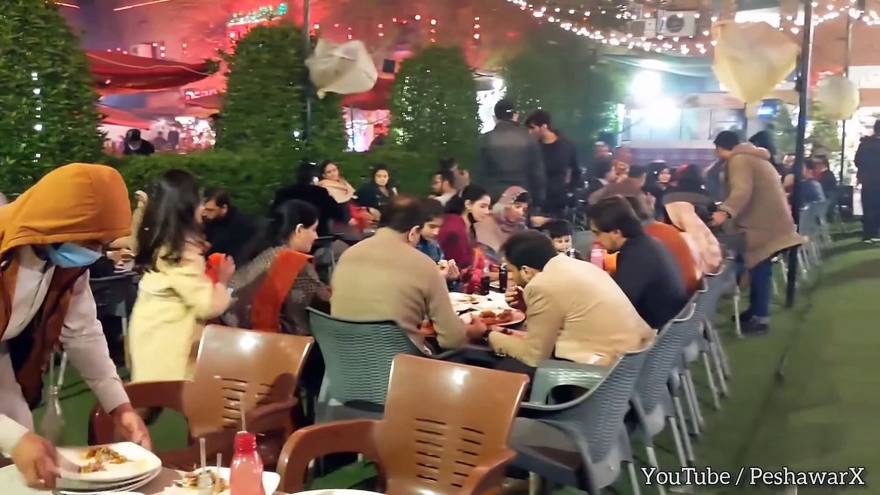 Bashir Darul Mahi - Gaddafi Stadium Lahore - Crispy Fried Fish - Pakistani Street Food - Lahori Fish