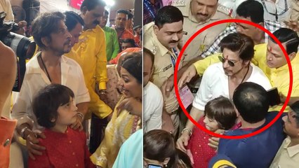 Shah Rukh Khan ने अपने बेटे के साथ Lalbaugcha Raja के दर्शन किए, देखकर Fans हुए Crazy!