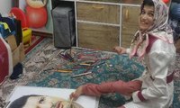 فيديو للفتة إنسانية من رونالدو لرسامة إيرانية من أصحاب الهمم