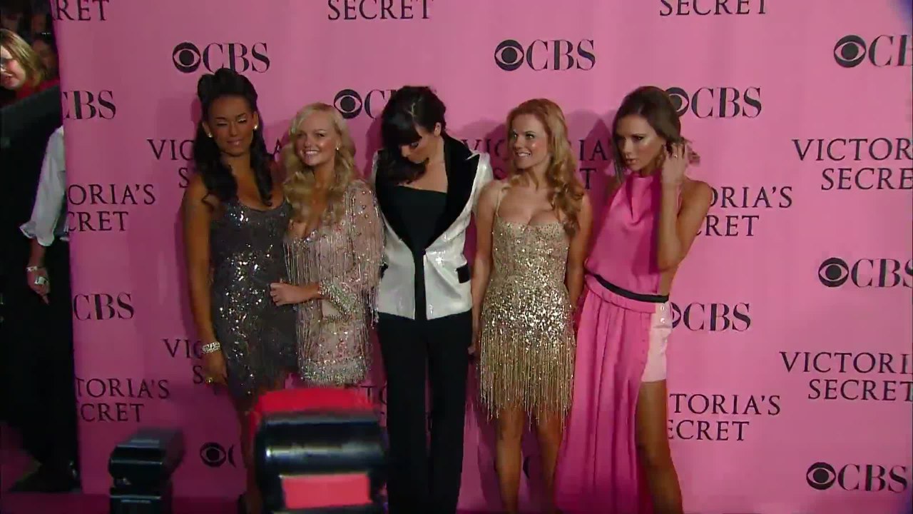 Spice Girls Singers Mel C & Emma Bunton Reunite For Performance At Grand Prix Ball