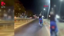 Motosikletlinin tehlikeli yolculuğu kamerada