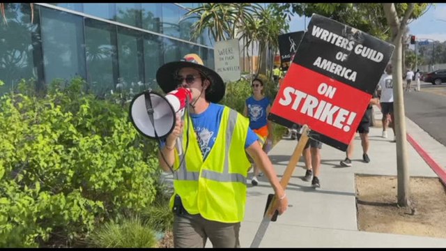 Hollywood, accordo provvisorio tra sceneggiatori e studios