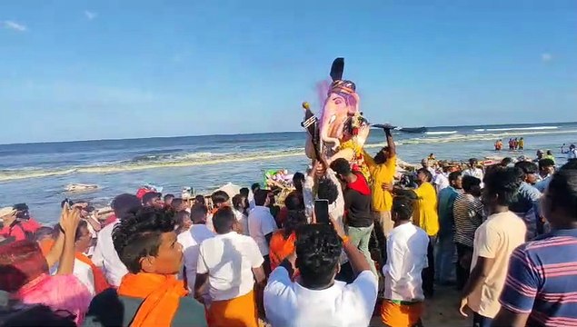 चेन्नई में गणपति बप्पा मोरया के जयघोष के बीच हुआ गणेश प्रतिमा का विसर्जन