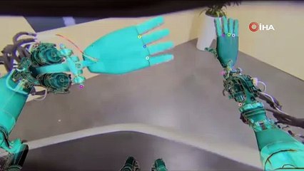 Tesla'nın insansı robotu hünerlerini böyle sergiledi