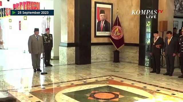 Momen Prabowo Beri Anugerah Dharma Pertahanan pada Habib Luthfi bin Yahya