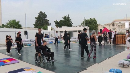 "هنا جنة الأشخاص المختلفين"..عرض فني في تونس يحطّم حواجز الإعاقة والاختلاف