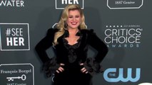 Kelly Clarkson Shuts Down Rumors Of ‘Beef’ With Carrie Underwood