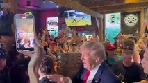 Trump distribui pizza – e autógrafos – em visita de campanha no Iowa