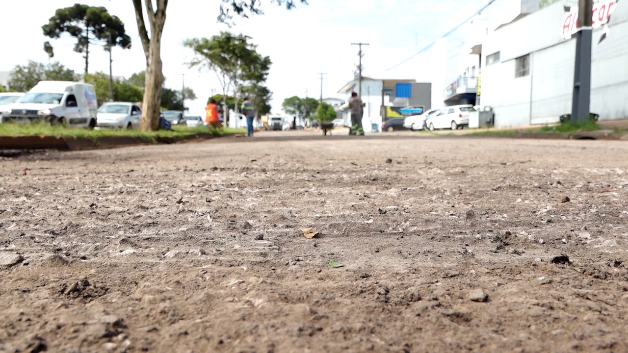 Mais um trecho da Avenida Rocha Pombo é fechado