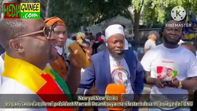 New York : les partisans du colonel président Mamadi Doumbouya manifestent devant le siège de l’ONU