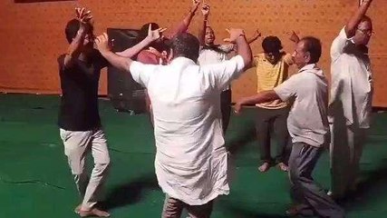 फलोदी: एक शाम बाबा रामदेवजी के नाम...., भजन संध्या मेें यूं भक्ति में हुए लीन, देखें