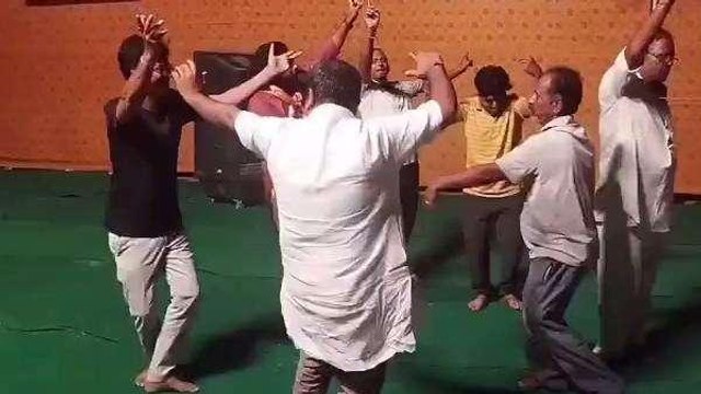 फलोदी: एक शाम बाबा रामदेवजी के नाम...., भजन संध्या मेें यूं भक्ति में हुए लीन, देखें