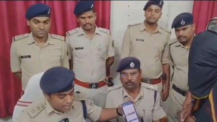 बैंक अकाउंट से पैसा उड़ाने वाले गिरोह का भंडाफोड़, 200 से अधिक लोगों के फिंगरप्रिंट और आधार कार्ड बरामद