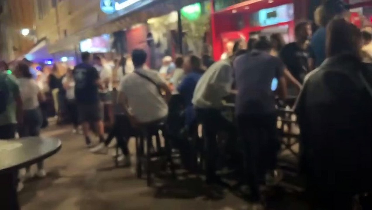 Coupe du monde de Rugby: le Vieux-Port se remplit pour France-Namibie