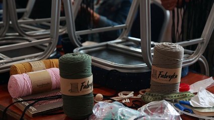 Tutaj kultywowane są tradycje rękodzielnicze. Przedmiot można zrobić nawet ze sznurka