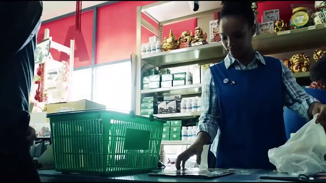 عائلة اكلي لحوم البشر بيخطفوا شاب عشان ابنهم ياكلو لكن ميعرفوش انهم خطفوا الشخص الخطأ