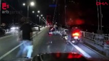 Motosikletli polise otomobil çarptı