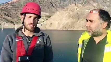 Belediye Başkanı zipline ile deneme geçişi yaparken baraj gölü üzerinde mahsur kaldı