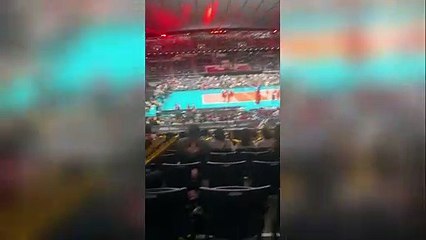 Eski Galatasaraylı Gomis'ten Filenin Sultanları'na destek! "Kızıma güzel bir örnek için göstermek için Türk kadınlarına geldik"