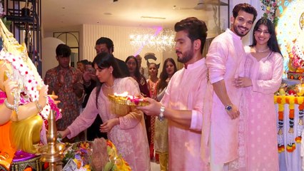 Arjun Bijlani ने परिवार के साथ नम आँखों से दी Ganpati Bappa को विदाई