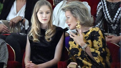 Voici - Éléonore de Belgique : à 15 ans, la princesse accompagne sa mère en toute élégance à l’opéra