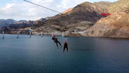 Belediye başkanının zor anları! Kendi yaptığı hattı denemek isterken mahsur kaldı