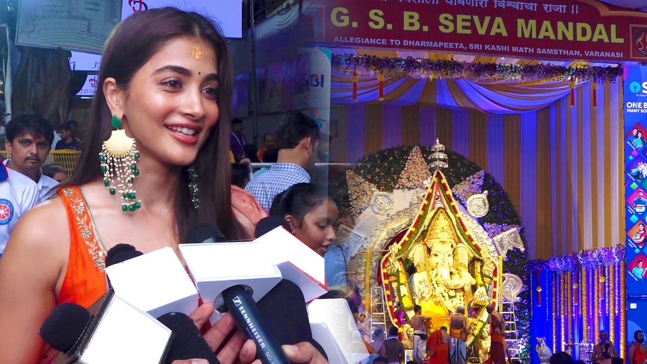 Pooja Hegde गणपति बप्पा के दर्शन के लिए Wadala के GSB Seva Mandal पहुंची, बोलीं यहां आकर अच्छा लगता है