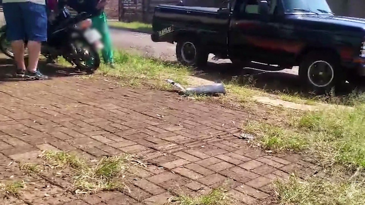 Batida entre caminhonete e moto é registrada no Interlagos