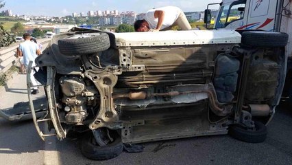 Samsun'da önündeki araca çarpan otomobilin devrildiği kazada sürücü yaralandı