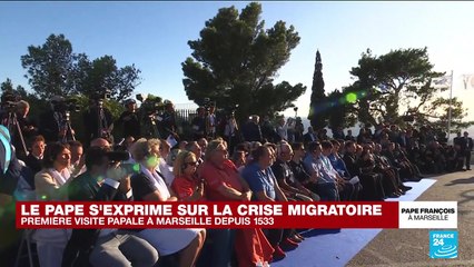 "Je pense aux nombreux frères et sœurs qui se sont noyés dans la peur", dit le pape à Marseille