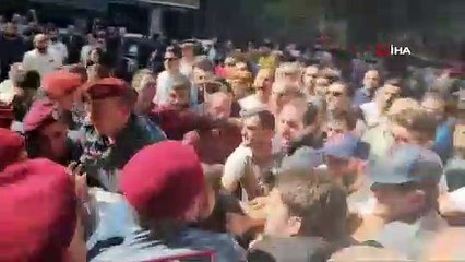 Erivan yangın yeri! 'Hain Nikol' sloganıyla sokaklara döküldüler: Çok sayıda gözaltı