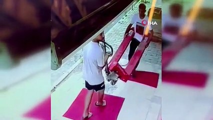 Marketten transpalet hırsızlığı kamerada