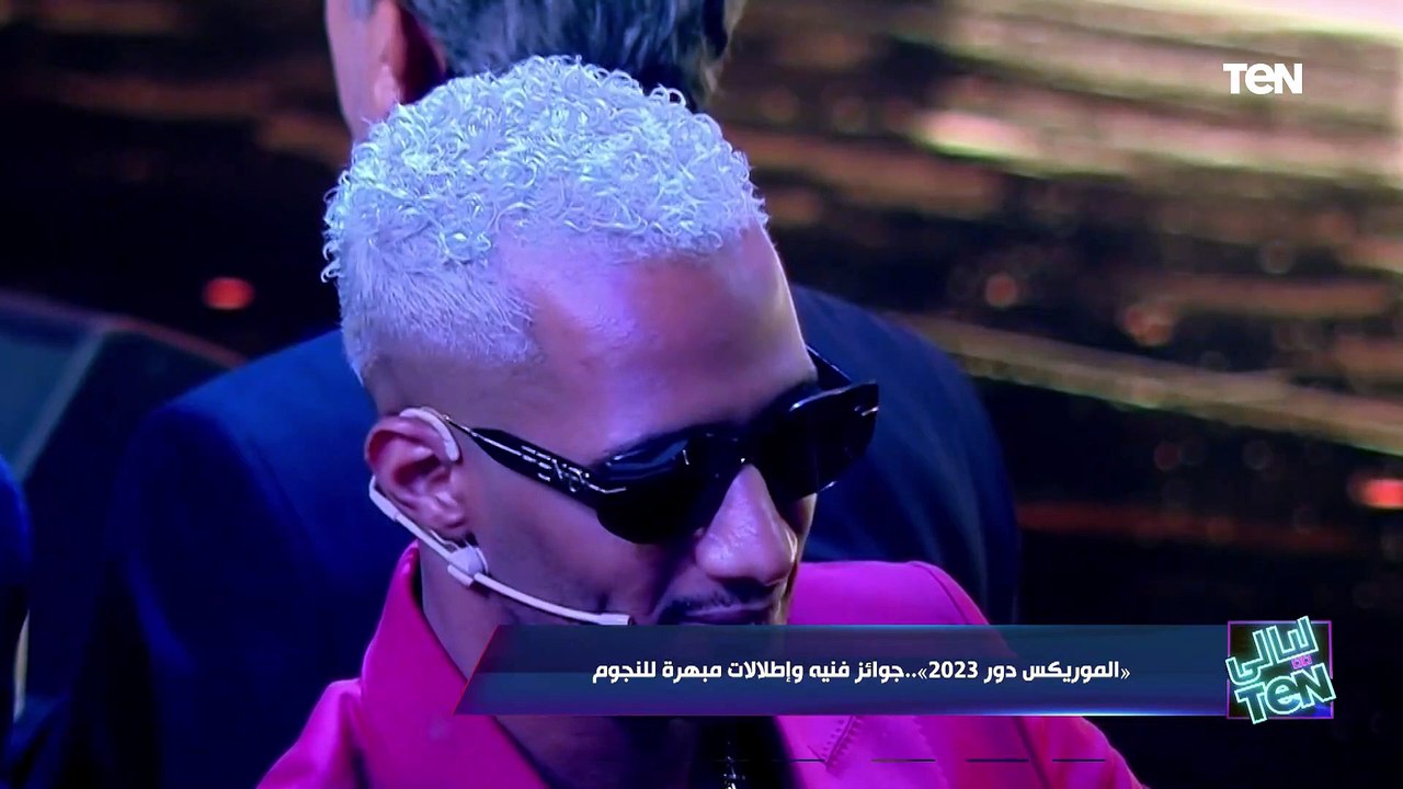 "فنه شكل جسر يجمع الشرق والغرب❤.. محمد رمضان يستلم جائزة أفضل ممثل من مهرجان الموريكس دور