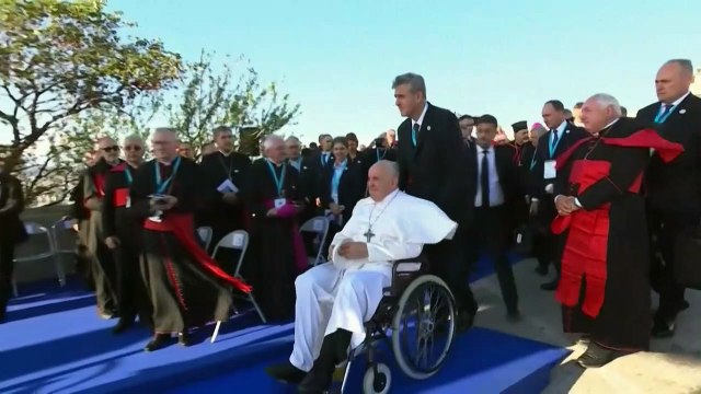 Papa Francisco pede a Europa que salve migrantes no mar