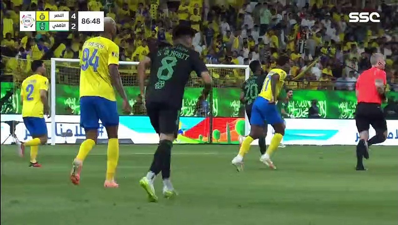 فيديو  هدف الاهلي الثالث امام النصر بعد إبداع من رياض محرز.