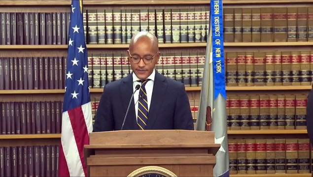 Türk düşmanı ABD'li senatör Bob Menendez yolsuzluk suçlaması sonrası Dış İlişkiler Başkanlığı görevinden istifa etti