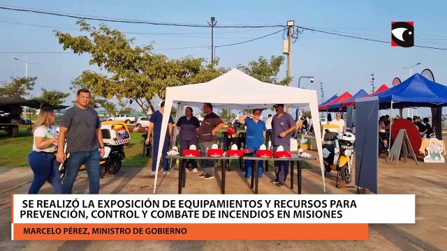 Gran exposición de equipamientos y recursos para prevención, control y combate de incendios en la Cascada de la Costanera de Posadas